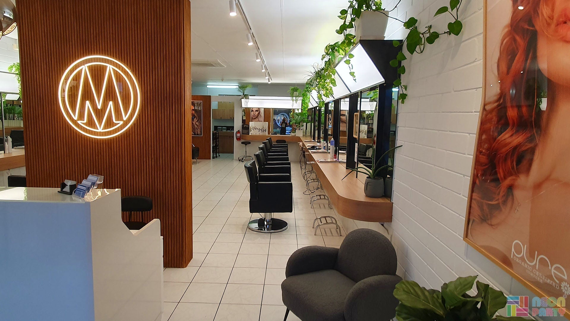 Neonpartys®_Customisable Logo Neon Light Signs For Hair Studio