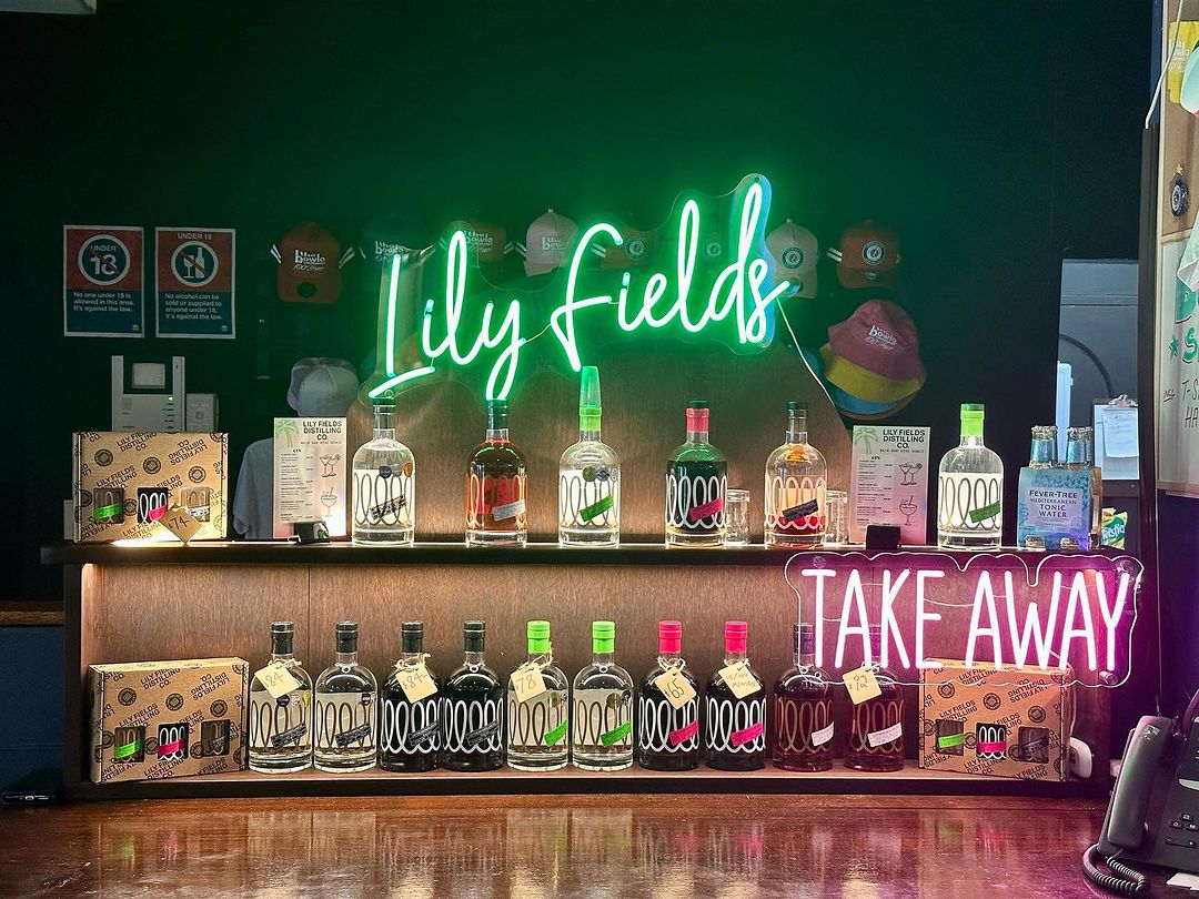 5 Vibrant Neon Signs for Your Bar or Night Club Venue