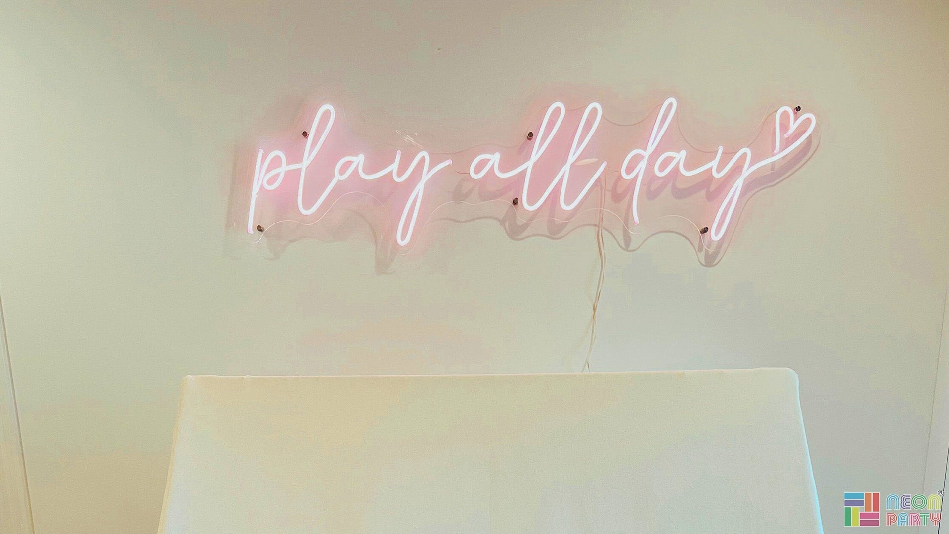 Neonpartys®_'Play all day' neon signs for playroom